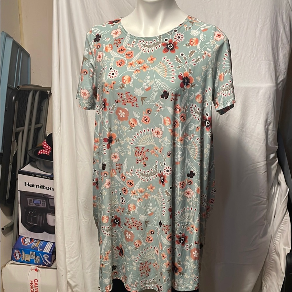 Tres Bien Green Casual Sundress Short Sleeve Crew Neck